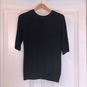 Short sleeved sweater